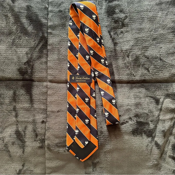 Brooks Brothers Makers and Merchants 100% Silk Tie Orange Striped - Picture 2 of 6